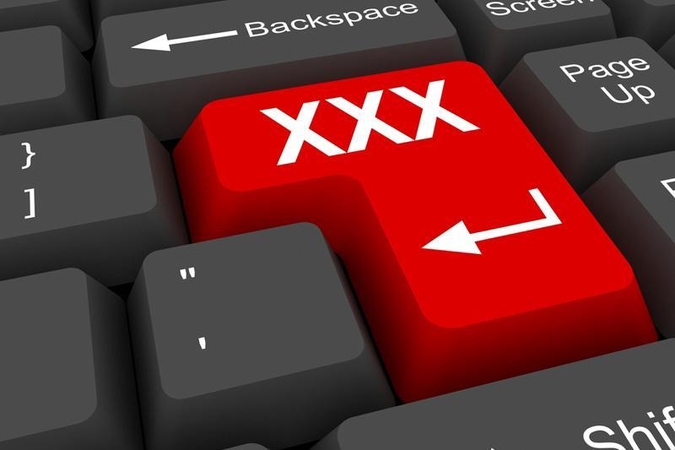 Vaikų pornografija kaltintas vyras reikalauja grąžinti jo „kolekciją“