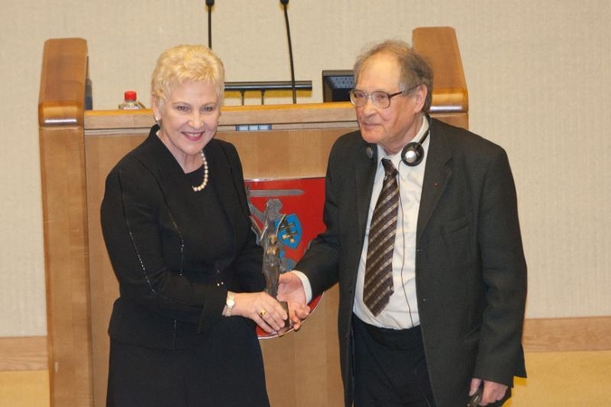 Rusijos disidentui S.Kovaliovui įteikta pirmoji Laisvės premija