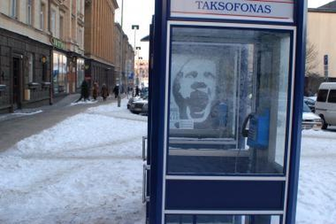 Žioplas vilnietis bandė apvogti taksofono aparatą