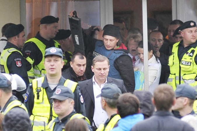 Teismas: perduodant dukrą L. Stankūnaitei prievarta nenaudota