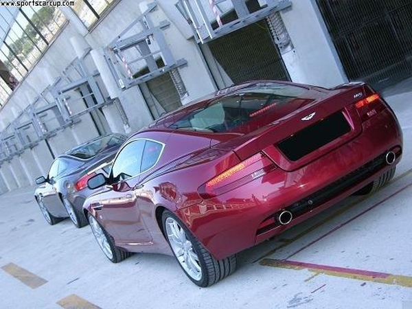 Vilniuje varžytinėse parduodamas prabangus „Aston Martin DB9“