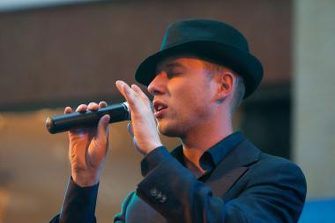 „Muzikuojančiame kelte“ Sasha Song  testuos naują albumą