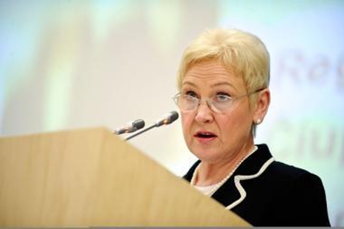Seimo pirmininkė: jei K.Komskis būtų garbingas politikas, pasitrauktų pats