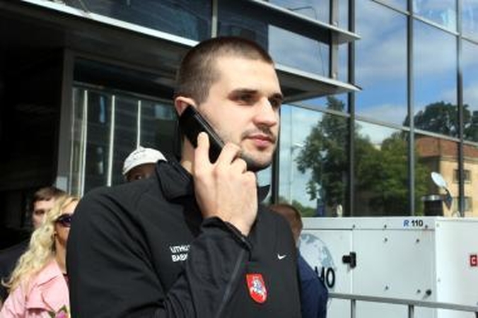 L.Kleiza grįžta į NBA (papildyta)