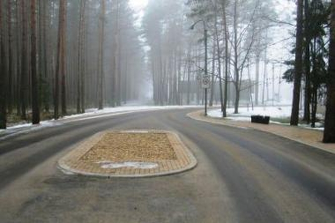 Laurų gyvenvietę juosusią tvorą nusigriovė patys