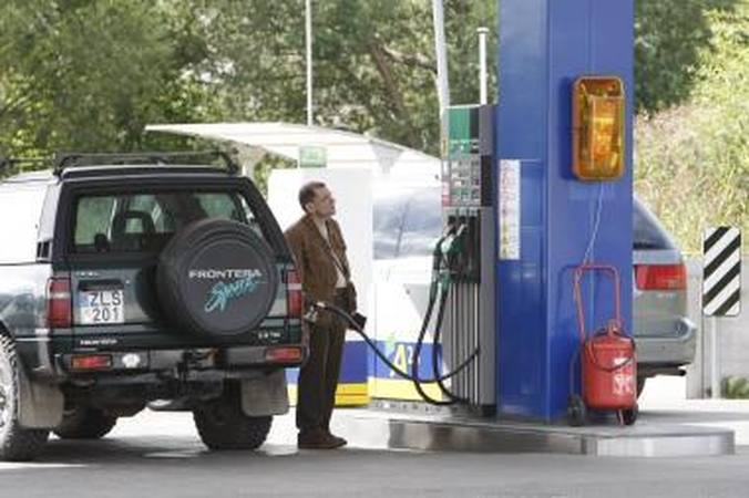 „Neste" kuro kainas sumažino 10 centų