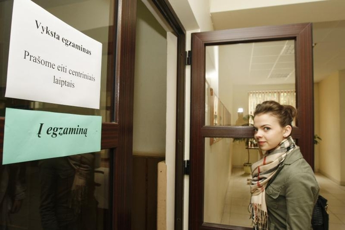 Lituanistai: lietuvių kalbos egzamino palengvinimas žalingas