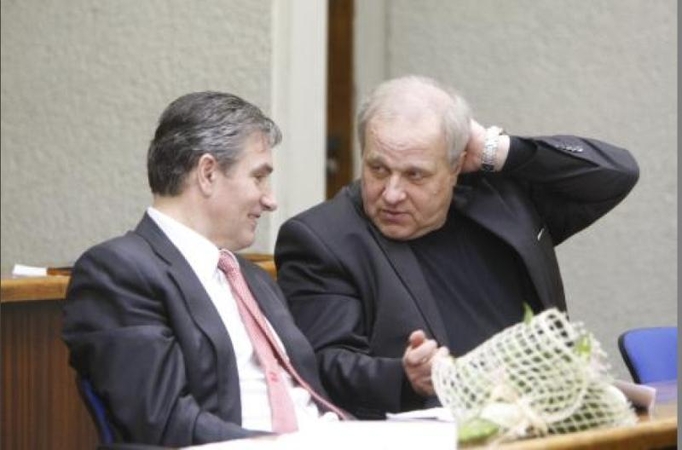 Klaipėdos vicemeras miesto tarybos posėdyje prekiavo bilietais