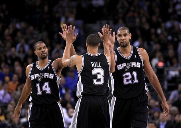 NBA pirmenybėse pergalėmis stebina „Spurs“ ekipa