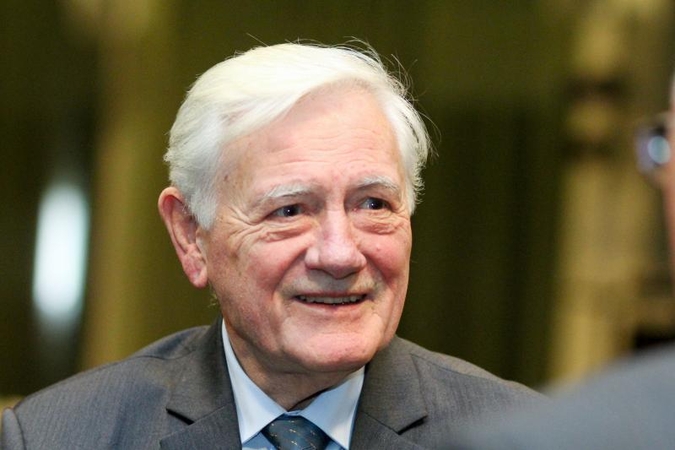 V. Adamkaus knygos teiginius teismas pavedė tirti lingvistams 