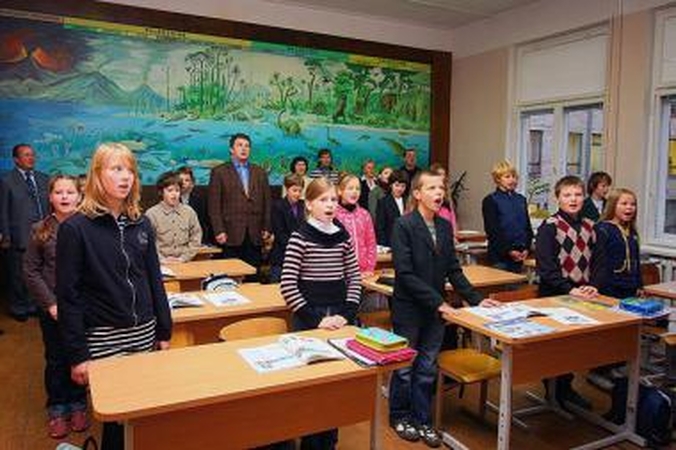 V.Kudirkos mokykloje pirmadieniais giedamas himnas