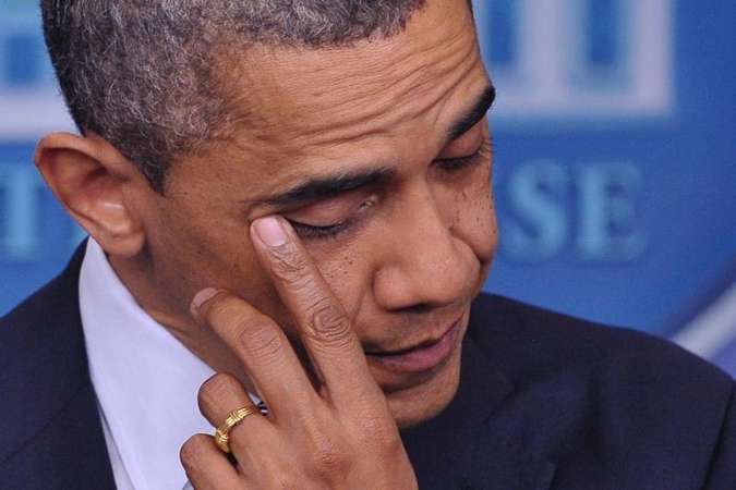 B. Obama: šaudynės Konektikute - blogiausia diena per mano kadenciją