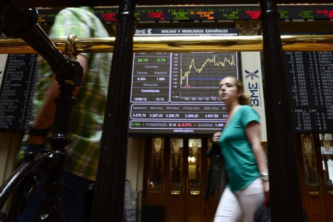 „Fitch“ pablogino 18 Ispanijos bankų reitingus