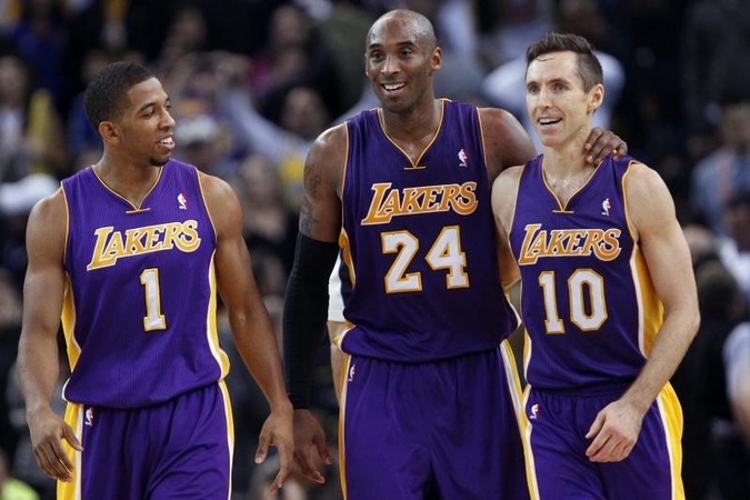 Išmoko dalintis kamuoliu: pagirtinai žaidę „Lakers“ įveikė „Hornets“