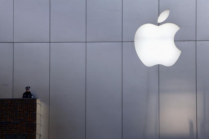 „Apple“ ir „Google“ įtariamos sudarius kartelinį susitarimą