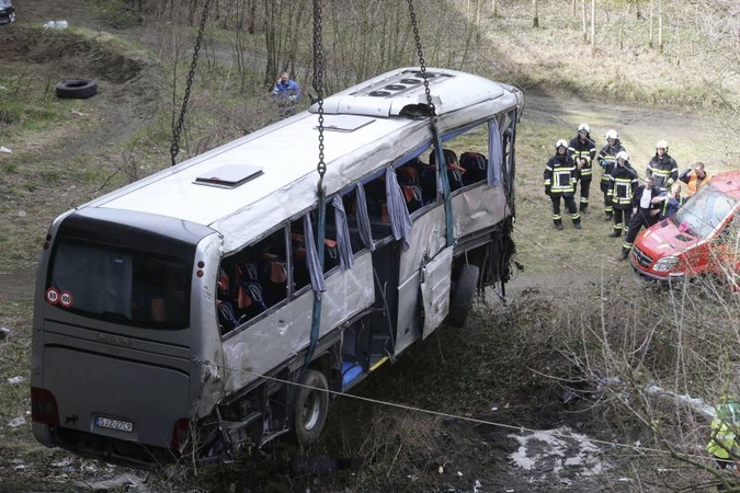 Kinijoje išbandyta avarinio išlipimo iš autobuso sistema