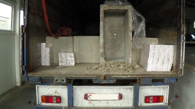Pusės milijono vertės cigarečių krovinys gali būti slepiamas betone