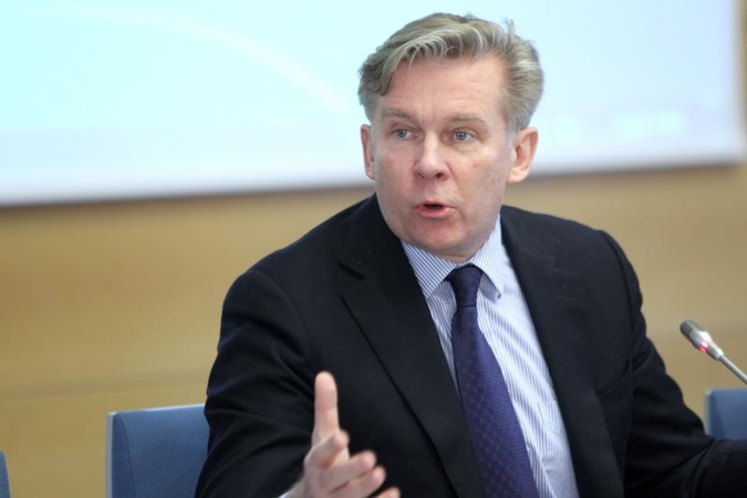 A.Ažubalis su J.McCainu aptarė NATO vadovų susitikimą Čikagoje