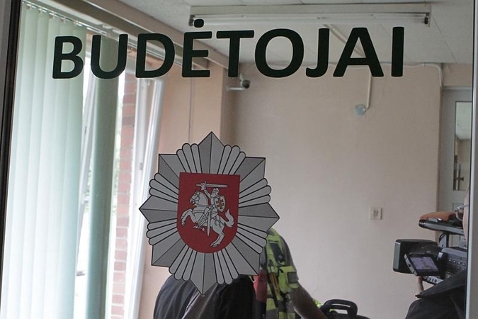 Klaipėdietė įkando policininkui į ranką  