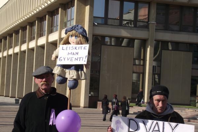 Mirė Klonio gatvės simbolis Juozukas