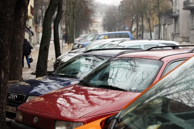 Norite nubausti kaukiančio automobilio savininką? Parodykite pažymą!