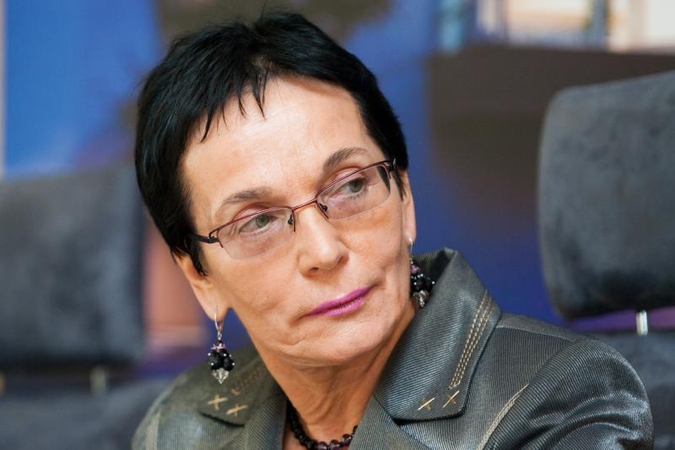 Seimo narė siūlo braukti lengvatas baigusiesiems karinius mokymus
