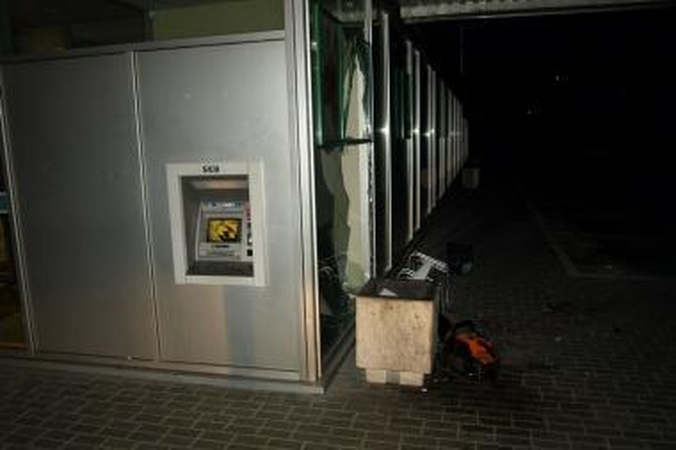 Žaibiškų vagysčių profesionalai nusitaikė į bankomatą