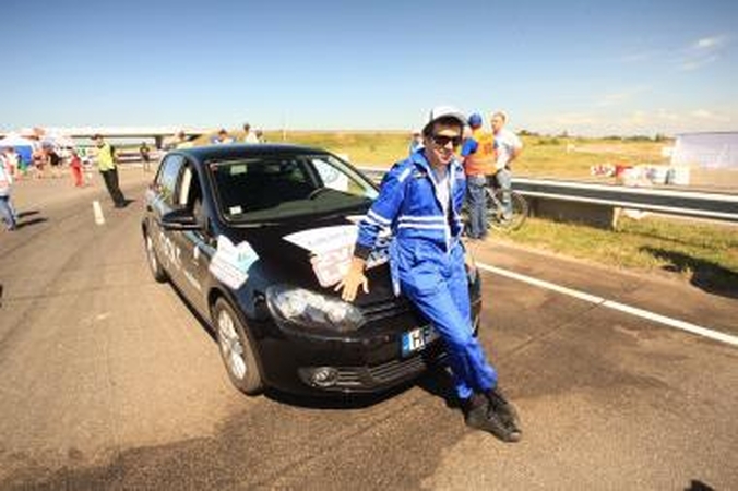 1000 km lenktynės: žvaigždžių varžybose triumfavo vyrai
