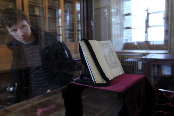 VU bibliotekoje eksponuojamas M.Mažvydo „Katekizmas“