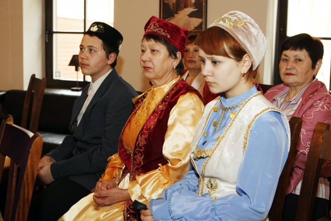 Totoriai mokosi iš lietuvių išlaikyti savo kultūrą ir tradicijas