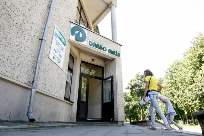Darbo birža: pasiūlymų dirbti daugiau nei bedarbių