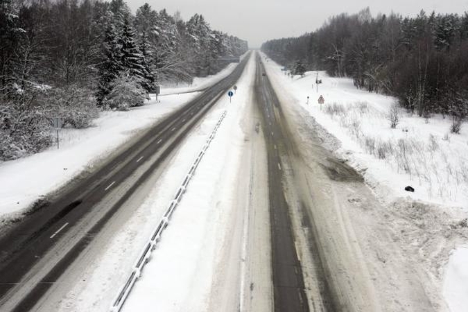 Eismo sąlygos geros tik magistraliniuose keliuose