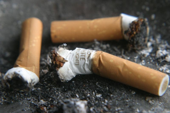 Vienas gyventojas pernai surūkė 1 cigarečių pakeliu mažiau nei 2011 m.