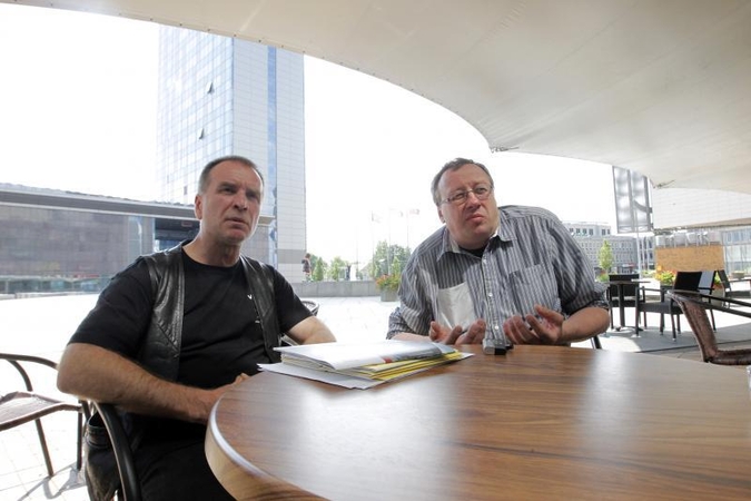 Legendinis „bitlas“ J. Lennonas „apsigyvens“ ir Vilniuje (interviu)