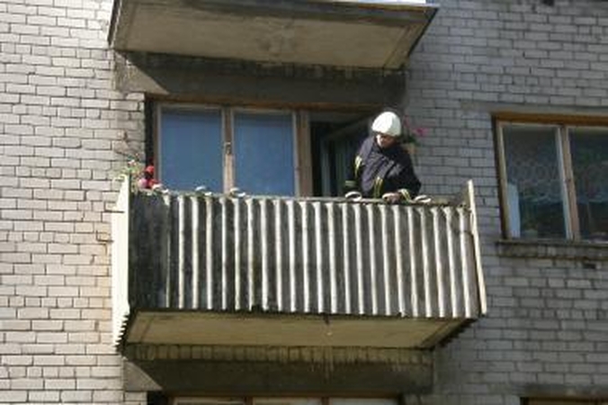 Išgelbėta balkone įstrigusi klaipėdietė