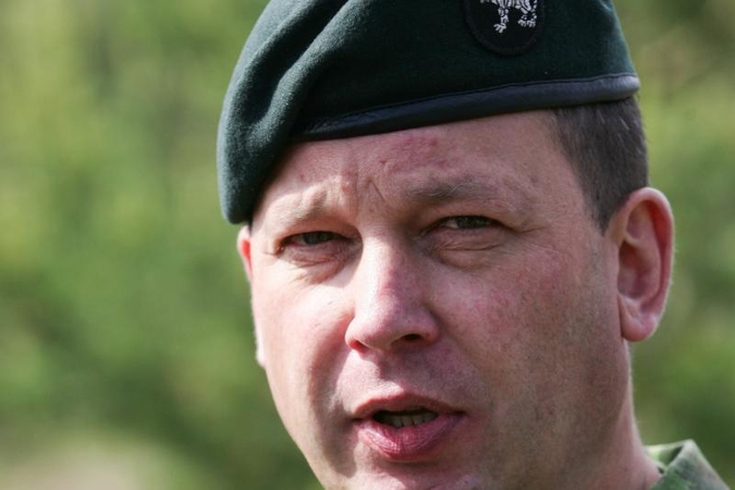 Jungtinio štabo viršininkui V.Tamošaičiui prisegti generolo antpečiai
