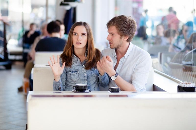 6 frazės, galinčios įskaudinti kiekvieną vyrą