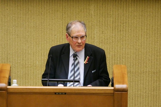 Ypatingasis archyvas: S.Kovaliovui buvo įteikta jo bylos kopija