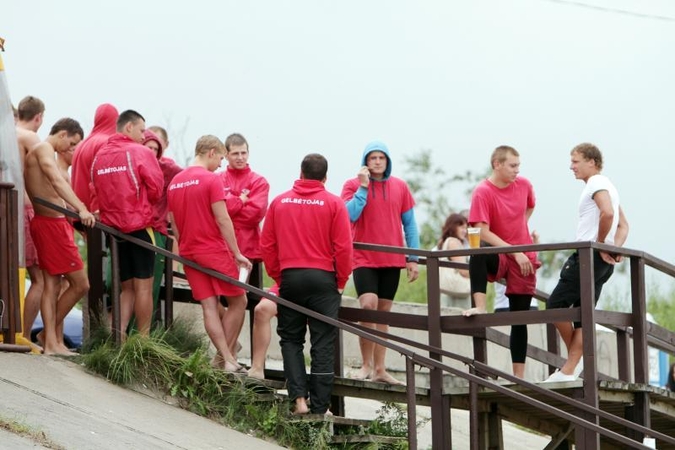 Pajūrio gelbėtojų sezono pabaiga – audringa