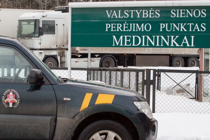 Teisme dėl suėmimo skyrimo išsiskyrė įtariamųjų advokatų Medininkų byloje pozicijos