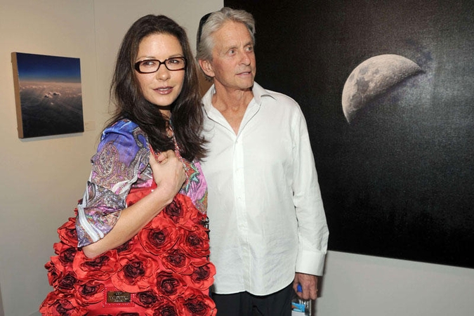 Catherine Zeta-Jones atstovas paneigė gandus apie jos nėštumą
