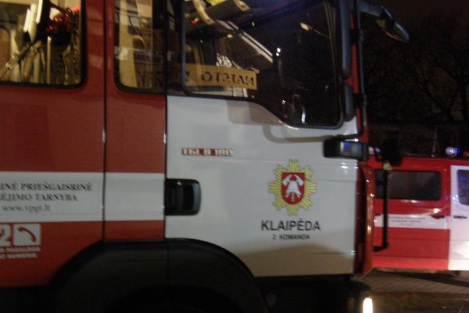 Antradienio rytą uostamiestyje degė mašina