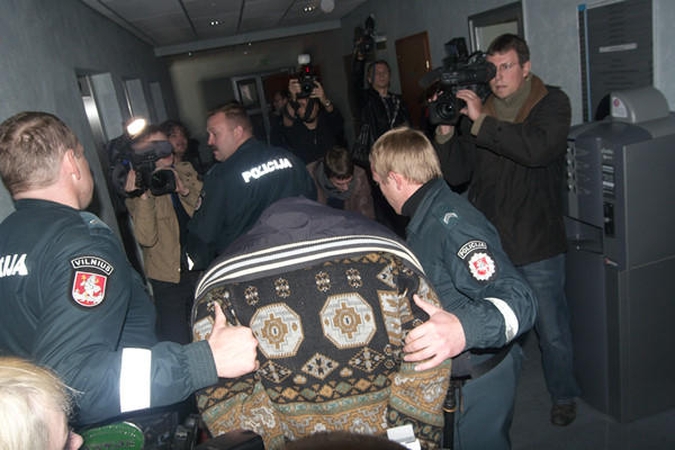 5 mergaites ir moteris išprievartavęs studentas suimtas 3 mėnesiams (papildyta)