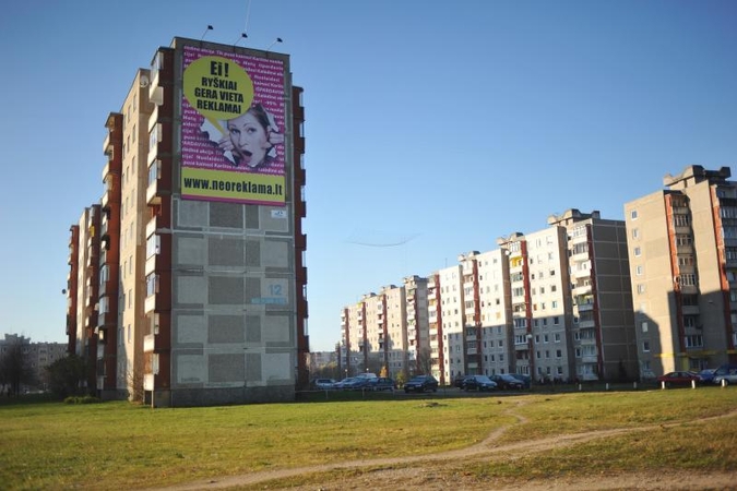 Lauko    reklamai – nauja   rinkliava   
