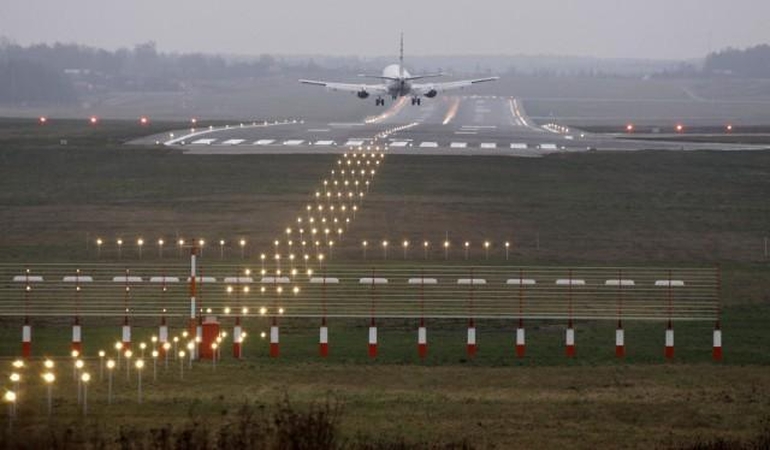 Lietuvos aviatoriai dovanos šventę vilniečiams