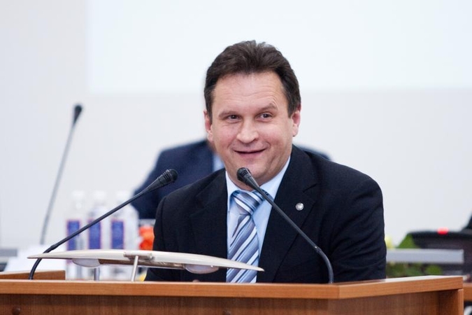 Lietuvos lenkų politikai prieš rinkimus užsimojo papirkti pensininkus