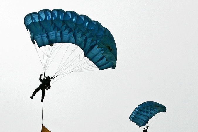 Pratybų metu Rukloje susižeidė parašiutininkė 