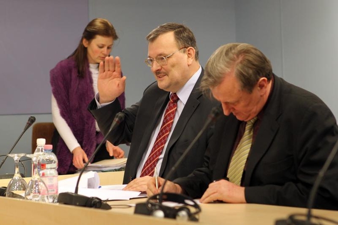 „Snoro“ tyrimo komisija antradienį apklaus V.Vasiliauską ir R.Šarkiną