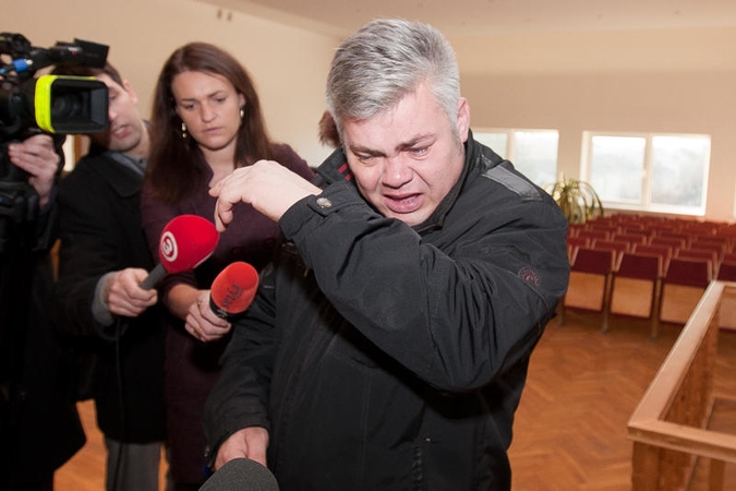 Tris medikus pražudęs S.Šostakas turės sumokėti pusę milijono litų