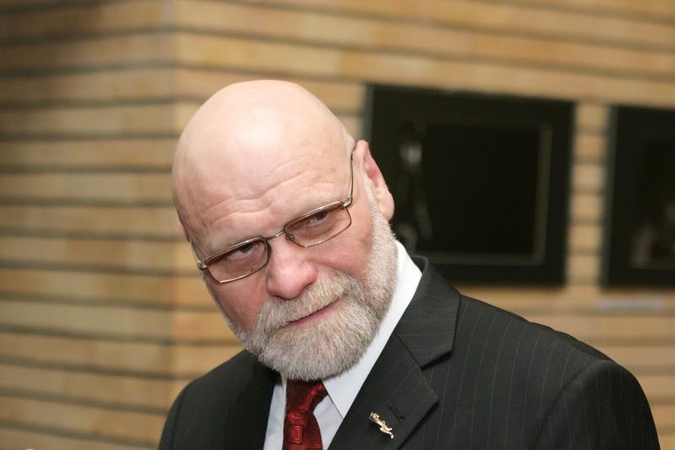 Skiriasi aktorius V.Bagdonas ir teatrologė R.Vanagaitė